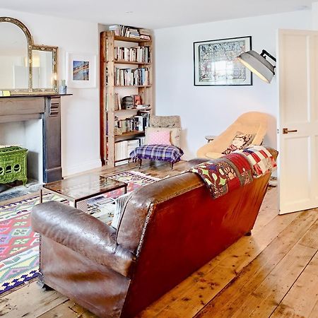 Paramount Apartments Ilfracombe, Arty Seaside Holiday Apartments Extérieur photo