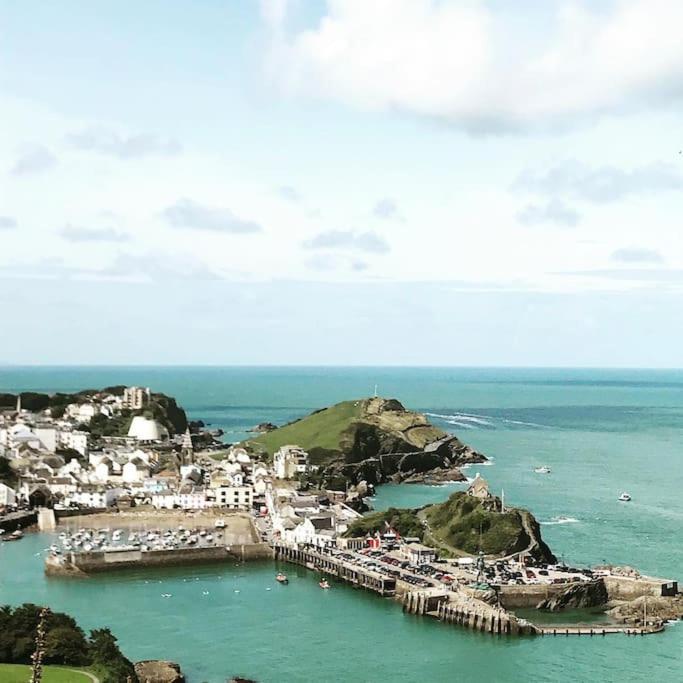 Paramount Apartments Ilfracombe, Arty Seaside Holiday Apartments Extérieur photo