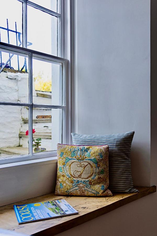 Paramount Apartments Ilfracombe, Arty Seaside Holiday Apartments Extérieur photo