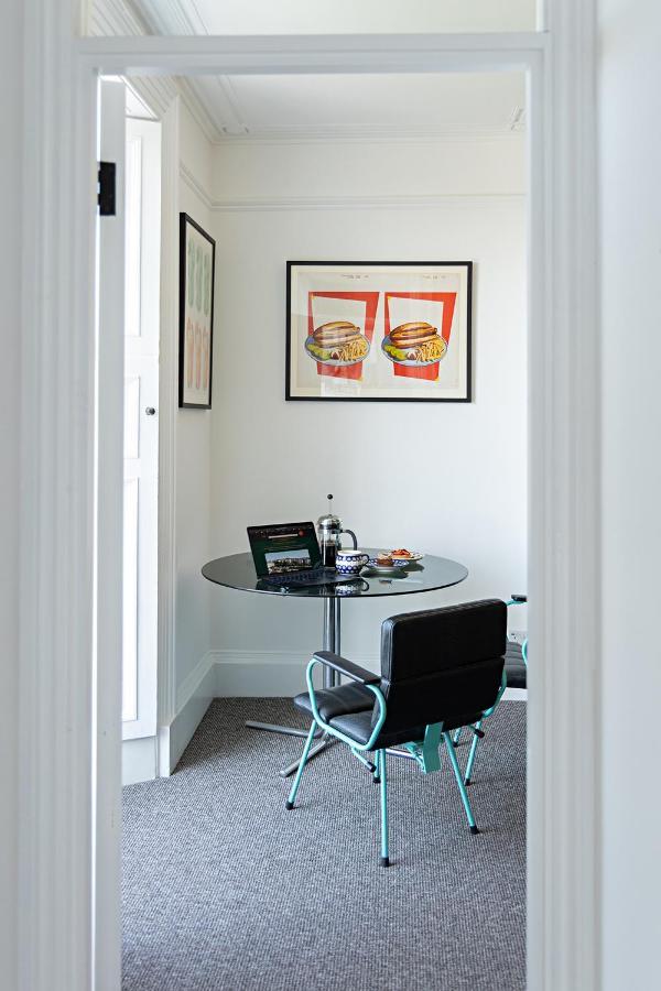 Paramount Apartments Ilfracombe, Arty Seaside Holiday Apartments Extérieur photo