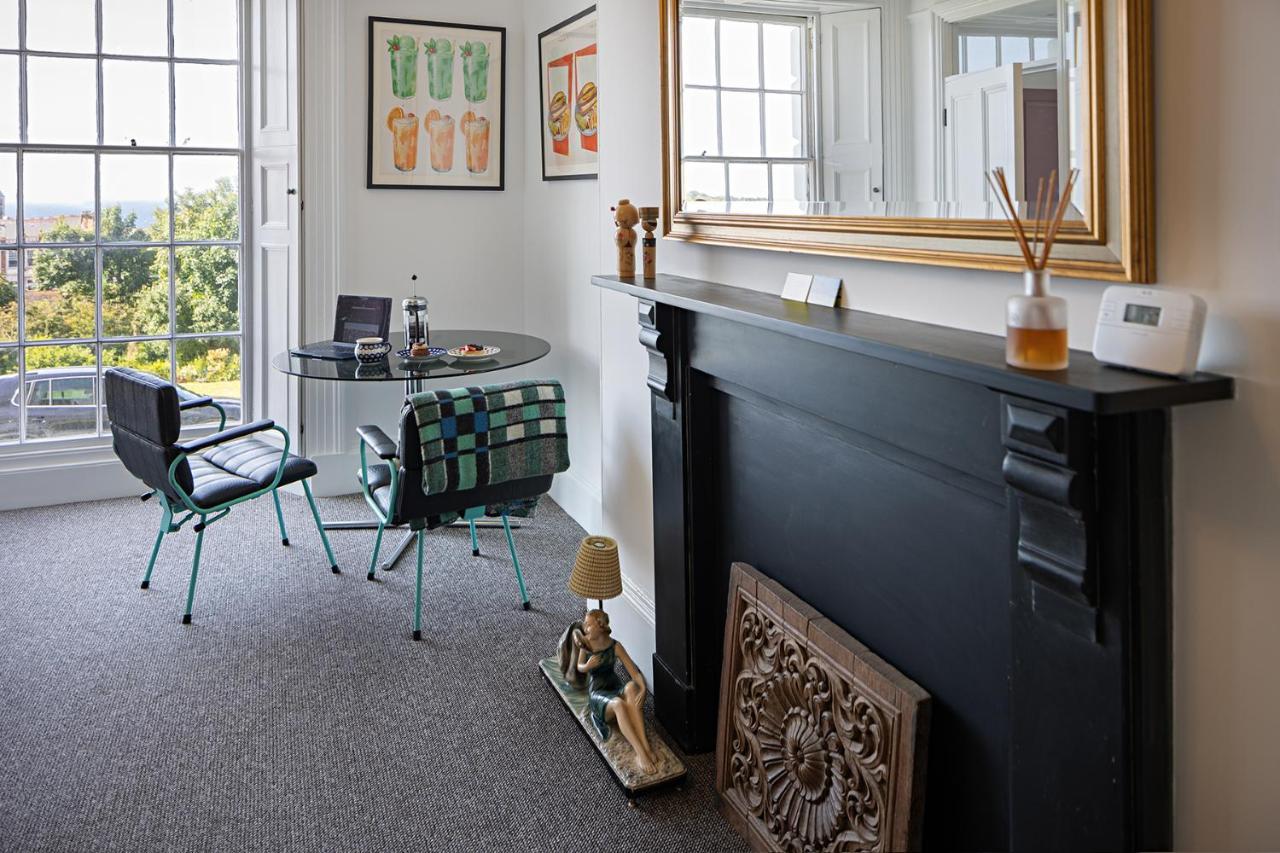 Paramount Apartments Ilfracombe, Arty Seaside Holiday Apartments Extérieur photo
