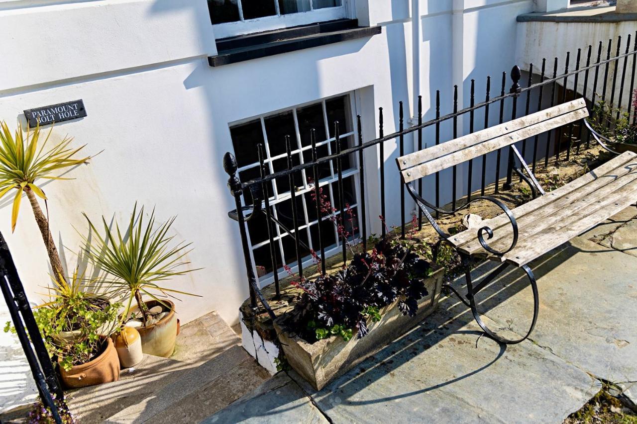 Paramount Apartments Ilfracombe, Arty Seaside Holiday Apartments Extérieur photo