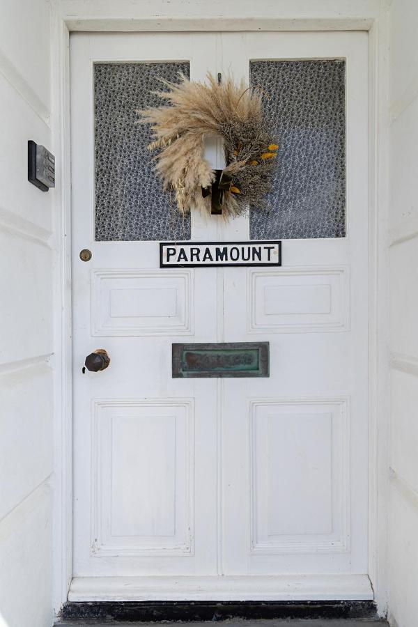 Paramount Apartments Ilfracombe, Arty Seaside Holiday Apartments Extérieur photo